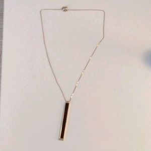 White house black market necklace